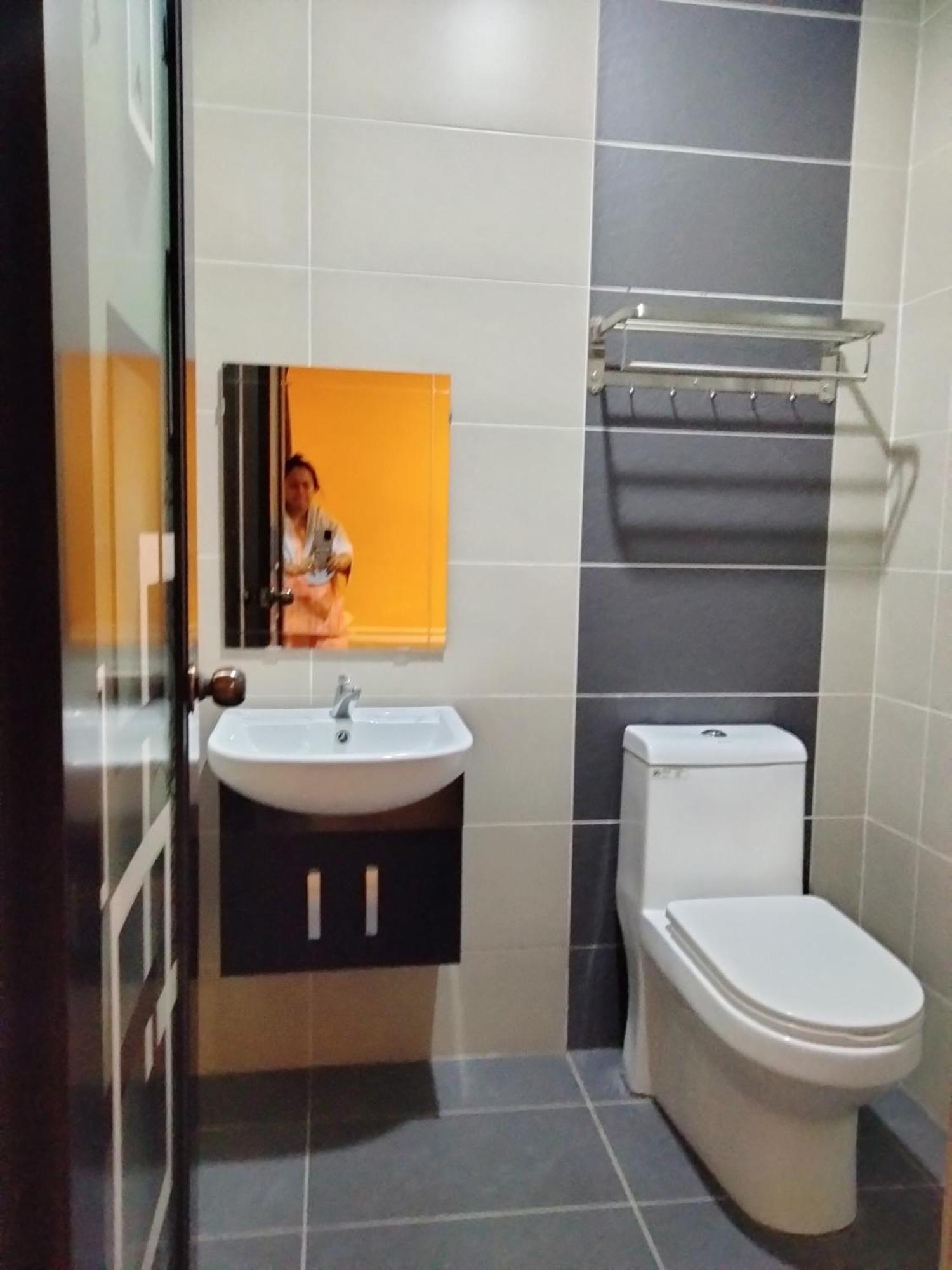 Weng Kong Homestay Слим Ривер Номер фото